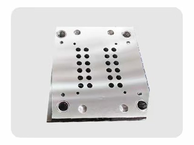 B-plate, drilled and tapped machined at Hsingchao Mould